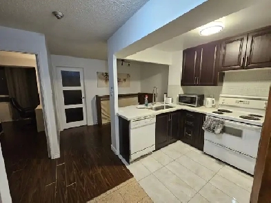 Furnished, Bright  Apartment Bedrooms Near UTSC Centennial Image# 1