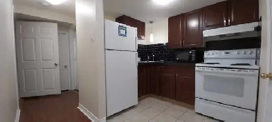 1 Bed Room Basement Apartment near Squar One Area for Rent Image# 1