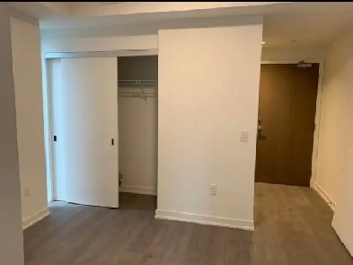 Junior Bedroom for rent Image# 1