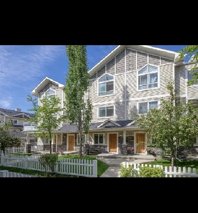 2 bed townhouse Skyview Ranch NE Image# 1