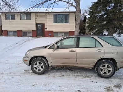 3 Bedroom walk up renovated Big Basement for Rent in Rundle NE Image# 1