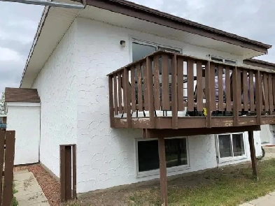 2 bed 1 bath townhouse Huntington hills NE Jan 1 Image# 1