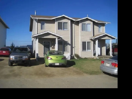 Blackfalds Top Floor Room for Rent Move in Ready Image# 7