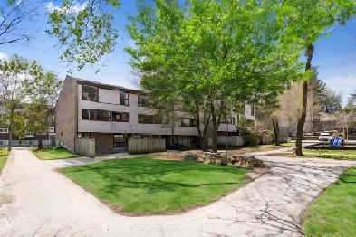 Churchill Townhomes - Townhouse (2 bedroom) available at 90 Chur Image# 1