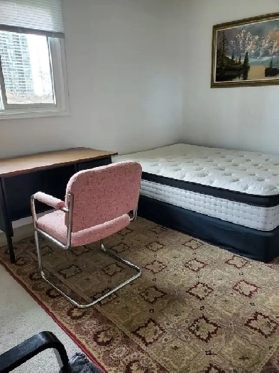 FURNISHED BRIGHT BEDROOM AVAILABLE-SQ1 Image# 1