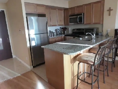 LARGE 2 BEDROOM CONDO. 26TH (TOP) FLOOR! Image# 1