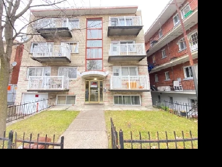 Grand 4 1/2 complètement rénové 2ième étage rien n’est inclus. Image# 1