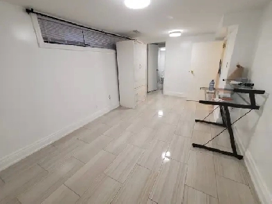 Bedroom with Bathroom for rent Image# 1