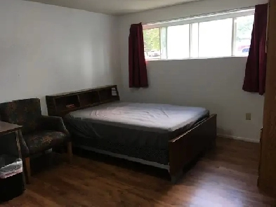One large bedroom for rent close to U of L Image# 6