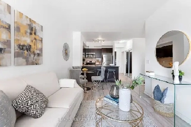 1BD Den 2 bathroom condo @ Square One Image# 1