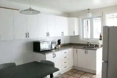 A côté Cégep Garneau pour étudiant(e) non fumeur(euse Image# 1