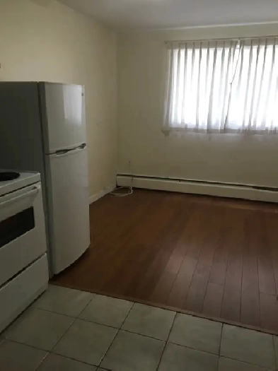 Bachelor Suite- Downtown New Westminster Image# 3