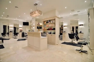 Aesthetician room for rent in Milton Image# 2