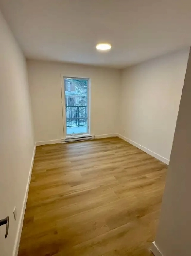 NEUF – NEUF – NEUF  Beau grand 4-1/2 très lumineux Image# 9