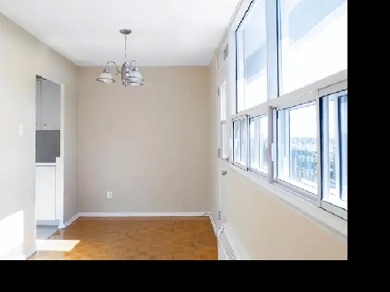 One room in 2B1B APT near 2121 CarlingAve is available for rent Image# 3