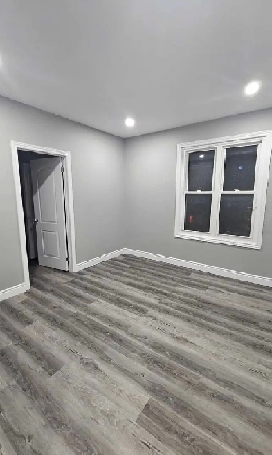 Private Room   Ensuite | Downtown Cambridge | 700   $50 Utils | Image# 5