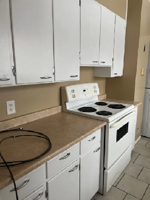 Main floor three bedroom house Image# 9