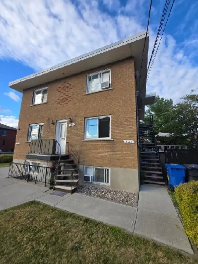 Jolie petit 4 1/2 Longueuil Saint-Hubert Location 1er Fevrier Image# 1