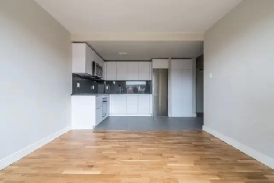 One bedroom, Eglington Ave E and DVP - ID 4240 Image# 1