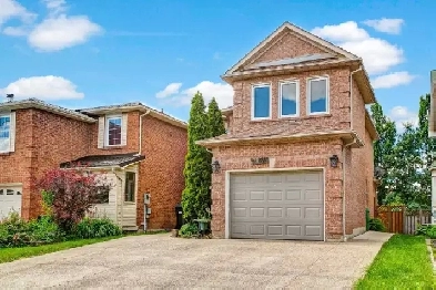 Detached house in Lesgar , 3 1 Bedrooms , 4 Bathrooms for Rent Image# 1