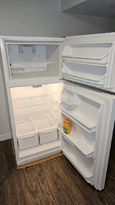 3 Bedroom walk up renovated Big Basement for Rent in Rundle NE Image# 2