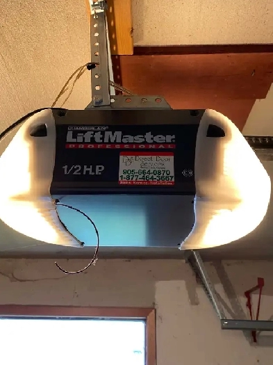 Upper 2 bedroom apartment Image# 3