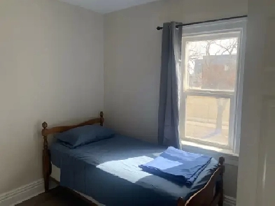 Furnished room for rent Image# 4