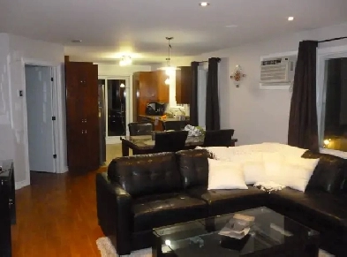 Condo 4 ½ à l’étage du haut – Chomedey, Laval Image# 2