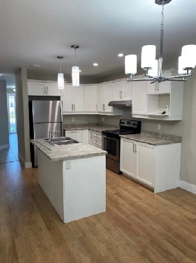 3 Bedroom, 2 Bathroom Home with Garage - Pet Friendly! Image# 13