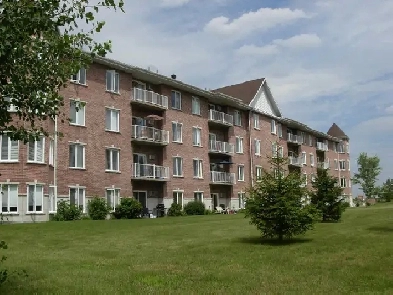 4 ½ / libre / TOURELLES DE CHAMBLY /2 étage /UNITÉ DE CENTRE Image# 1