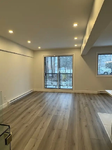 4.5 Apartment in 2 floors (2 bedrooms) in Pierrefonds Image# 1