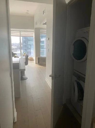 A VENDRE CONDO  3 1/2   coin bureau ! Image# 1