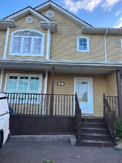 Spacious Semi-Detached House for Rent – Available Now! Image# 3