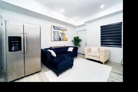 well kept two bedroom in the heart of Windsor Image# 4