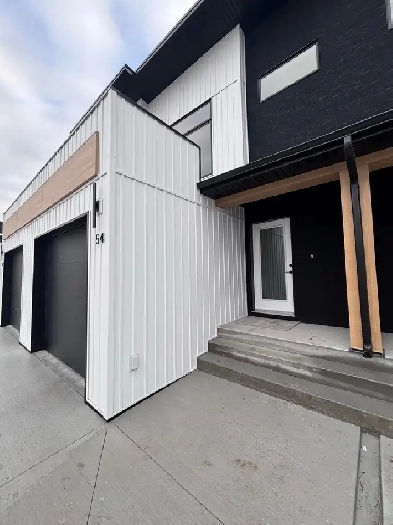 Brand new 3 bdrm 2.5 bath townhouse for rent in Steinbach Image# 3