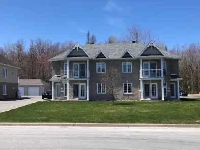 4 1/2 avec garage - style condo Image# 1