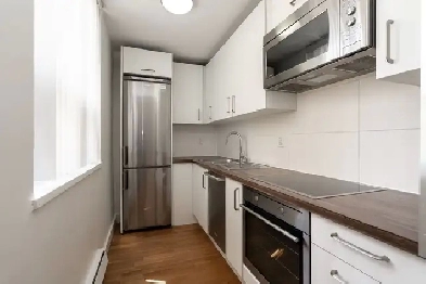 Renovated Bachelor, King and Jameson - ID 1310 Image# 1