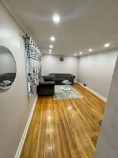 $600  Available now: Private/ Shared Bedroom in Detach Image# 1