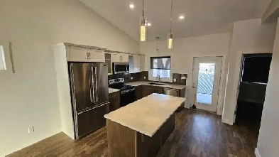 Nice bungalow with NO STAIRS Image# 5