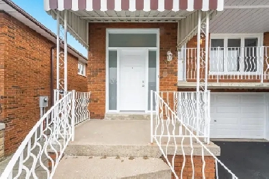 Raised Bungalow Home For Sale in North York, with Walk out Image# 4