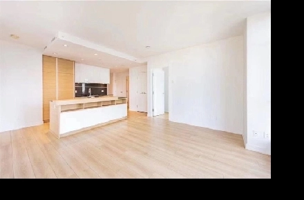 Station Square 1 Metrotown – Spacious 2 Bedroom  w/ 2 Parking Image# 1