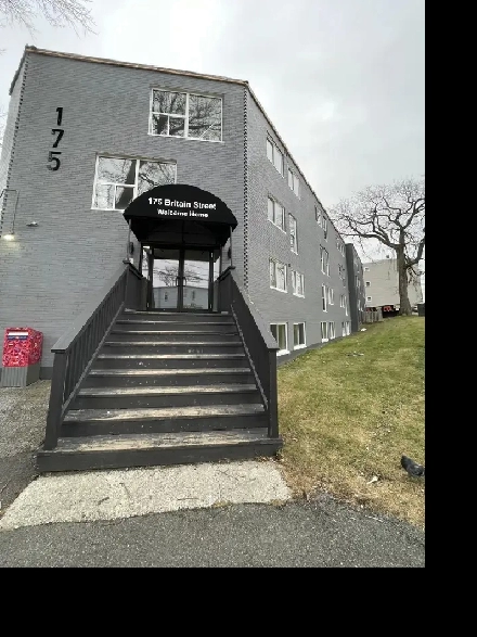 JUST RENOVATED  RARE 1 Bed Unit  MOVE IN NOW