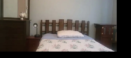 chambre à louer pour femme tout inclus près du métro sauvé Image# 1