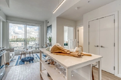 2 Bed 1 Bath pet-friendly Luxury Apartment right on Whyte Ave! Image# 3