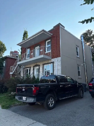 3 ½ ENTIEREMENT MEUBLÉ – TOUT INCLUS – STYLE AIRBNB Image# 10