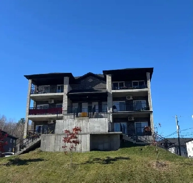 Grand 4½ à Sherbrooke (Fleurimont) - 6 min du CHUS Image# 12