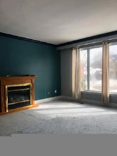 Main floor  Rent in Scarborough, 3 Beds 1 Bath unit $2500/- Image# 1