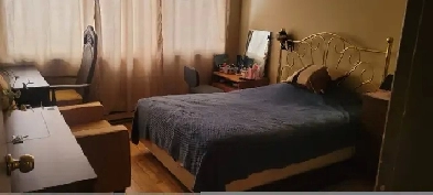 Chambre meuble proche du metro Sauvé disponible pour une femme. Image# 1