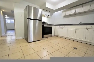 Beautiful 2 Bed, 2 Bath Basement Apartment, College Cres. Image# 17