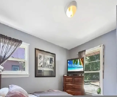 01 room for $950 couple/girls close USA Bridge, Giant Tiger, WT Image# 7